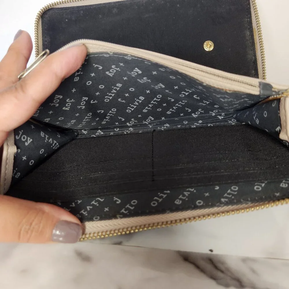 OLIVIA + JOY NEW YORK WOMENS CREAM COLOR WALLET - Picture 10 of 15